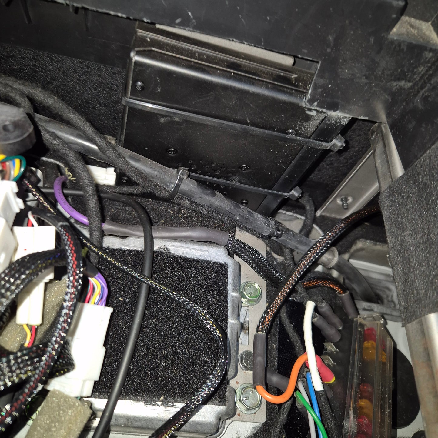 Y62 Pre‑2024 Under‑Console UHF Radio Mount