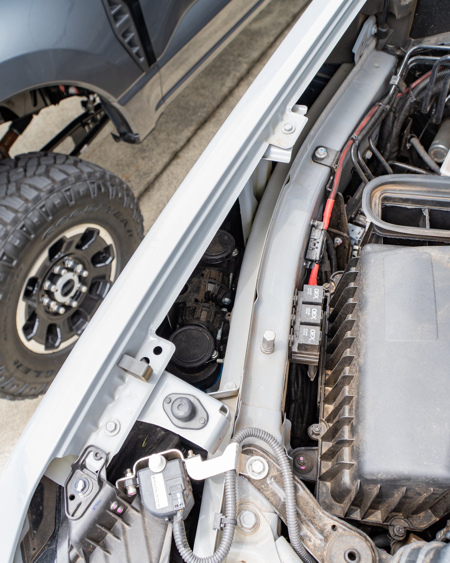 2020+ Chev 2500 Hidden Twin Compressor Bracket - EC Offroad