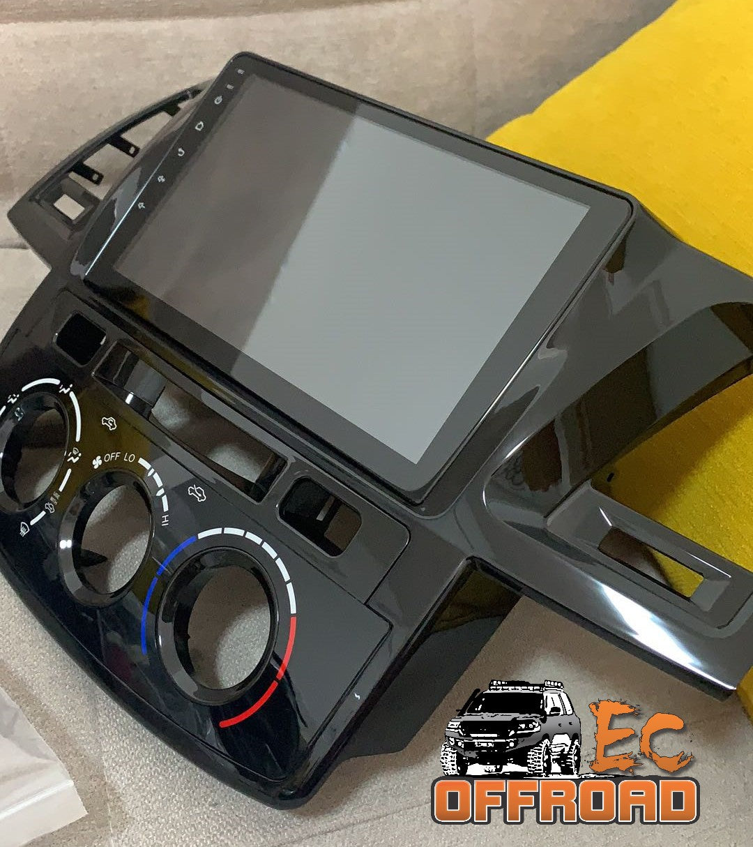 9 inch Head Unit to suit HILUX N70 2005+ - Flat Dials