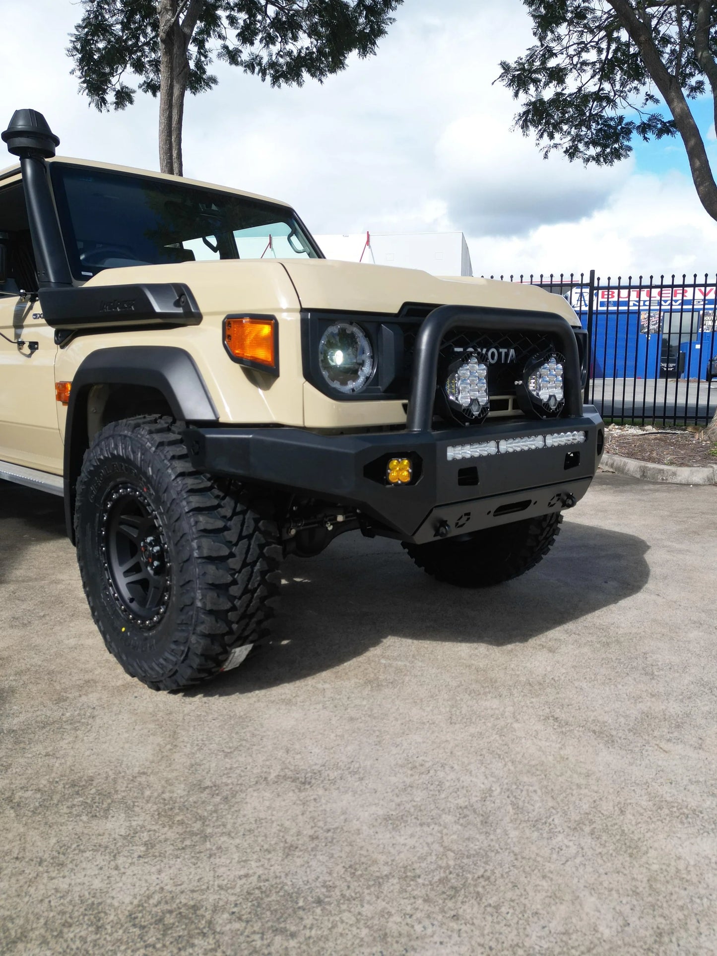 2024+ Offroad Creative Toyota LC70 Series Bull Bar