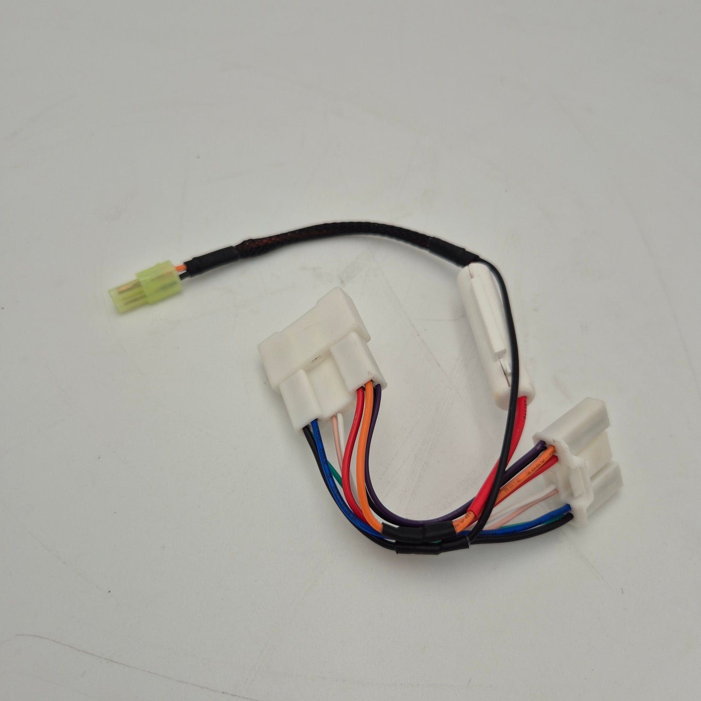 12V Plug-and-Play Power Tap out to suit Toyota Tundra – UHF Power Supply Adapter
