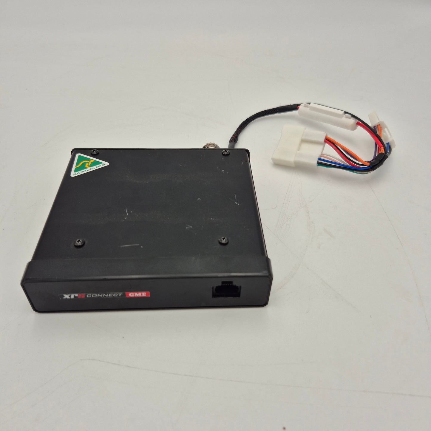 12V Plug-and-Play Power Tap out to suit Toyota Tundra – UHF Power Supply Adapter