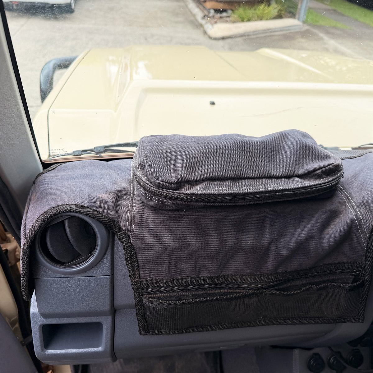 Landcruiser (J70) Series - Dashboard Organiser