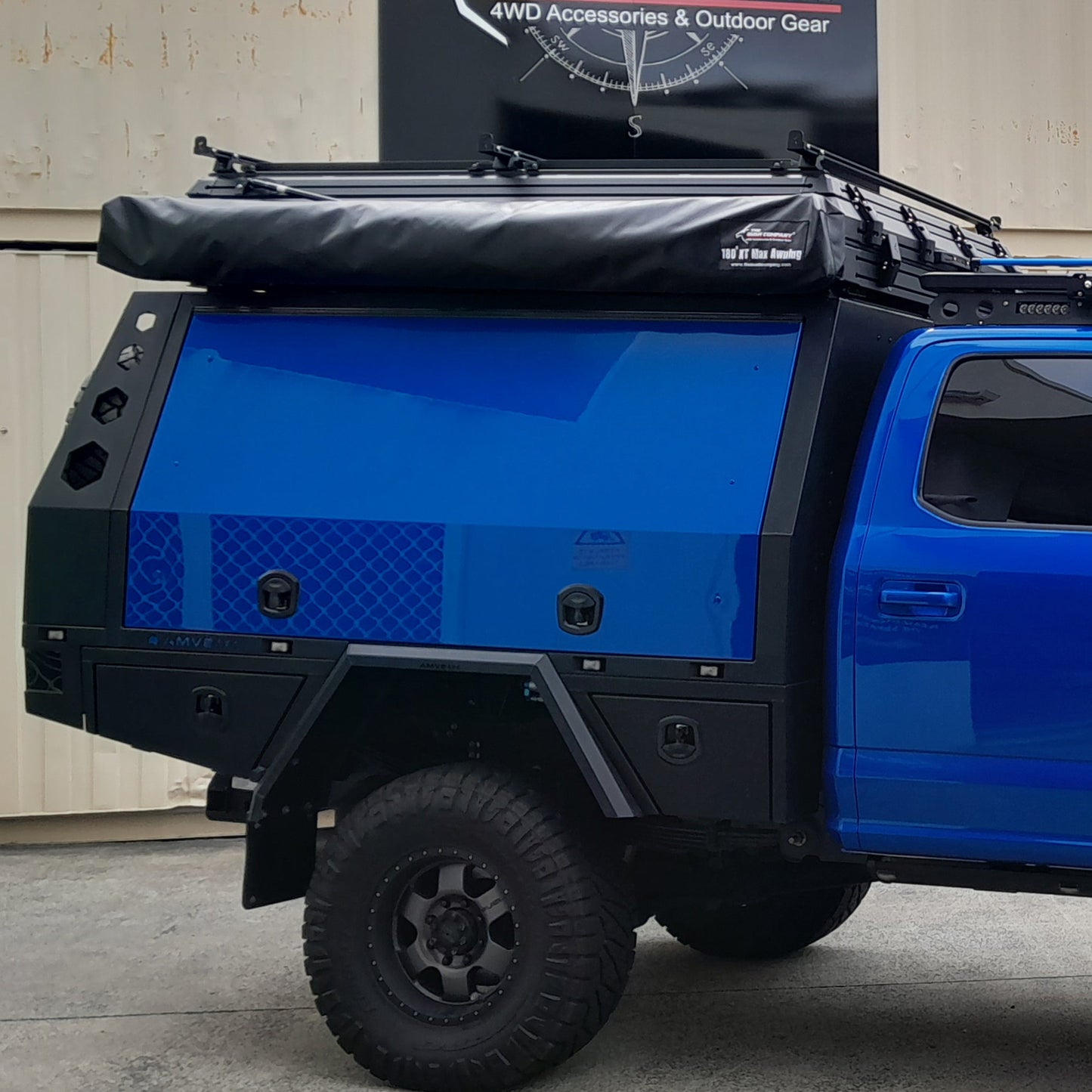 180 XT MAX Awning