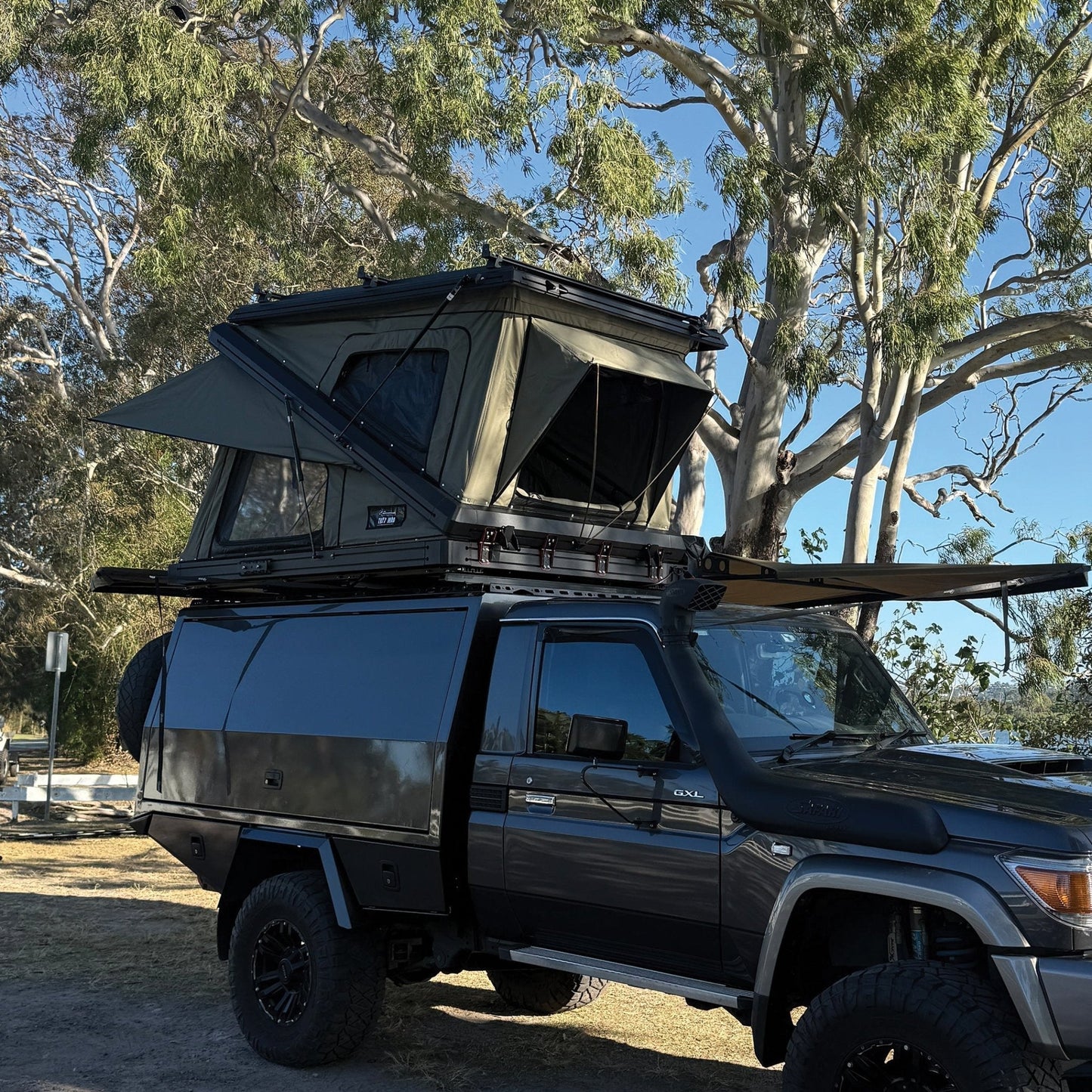 TX27 MAX Hardshell Rooftop Tent