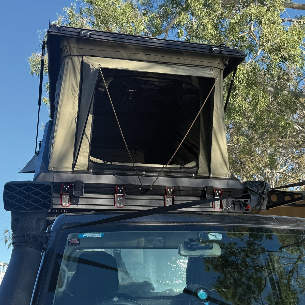 TX27 MAX Hardshell Rooftop Tent
