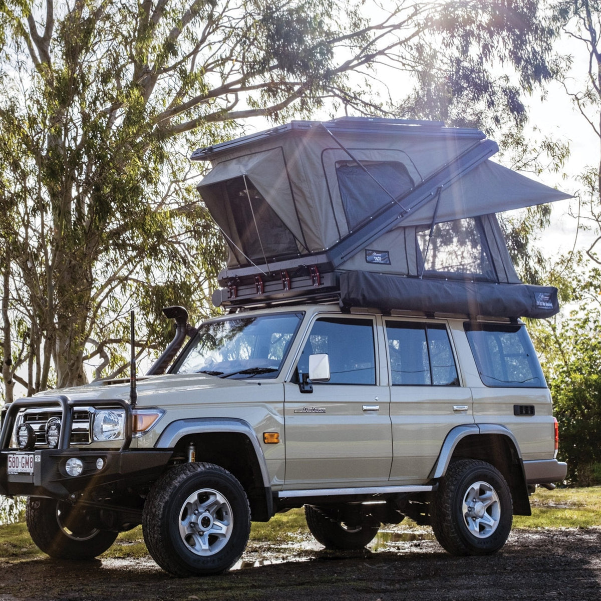TX27 Hardshell Rooftop Tent