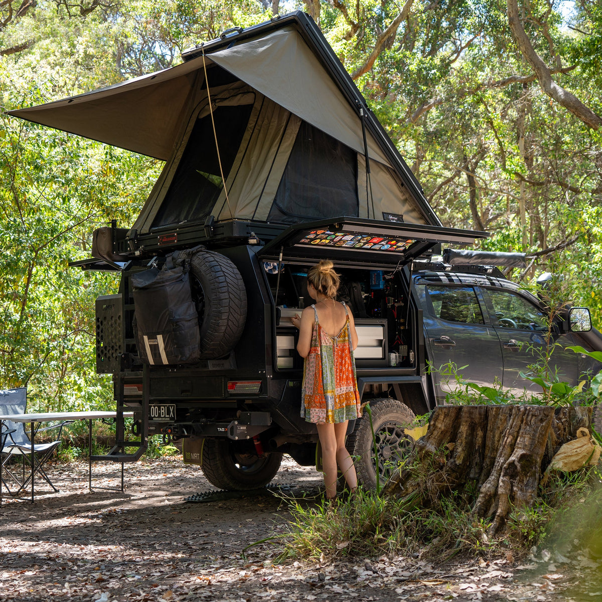AX27 Clamshell Rooftop Tent