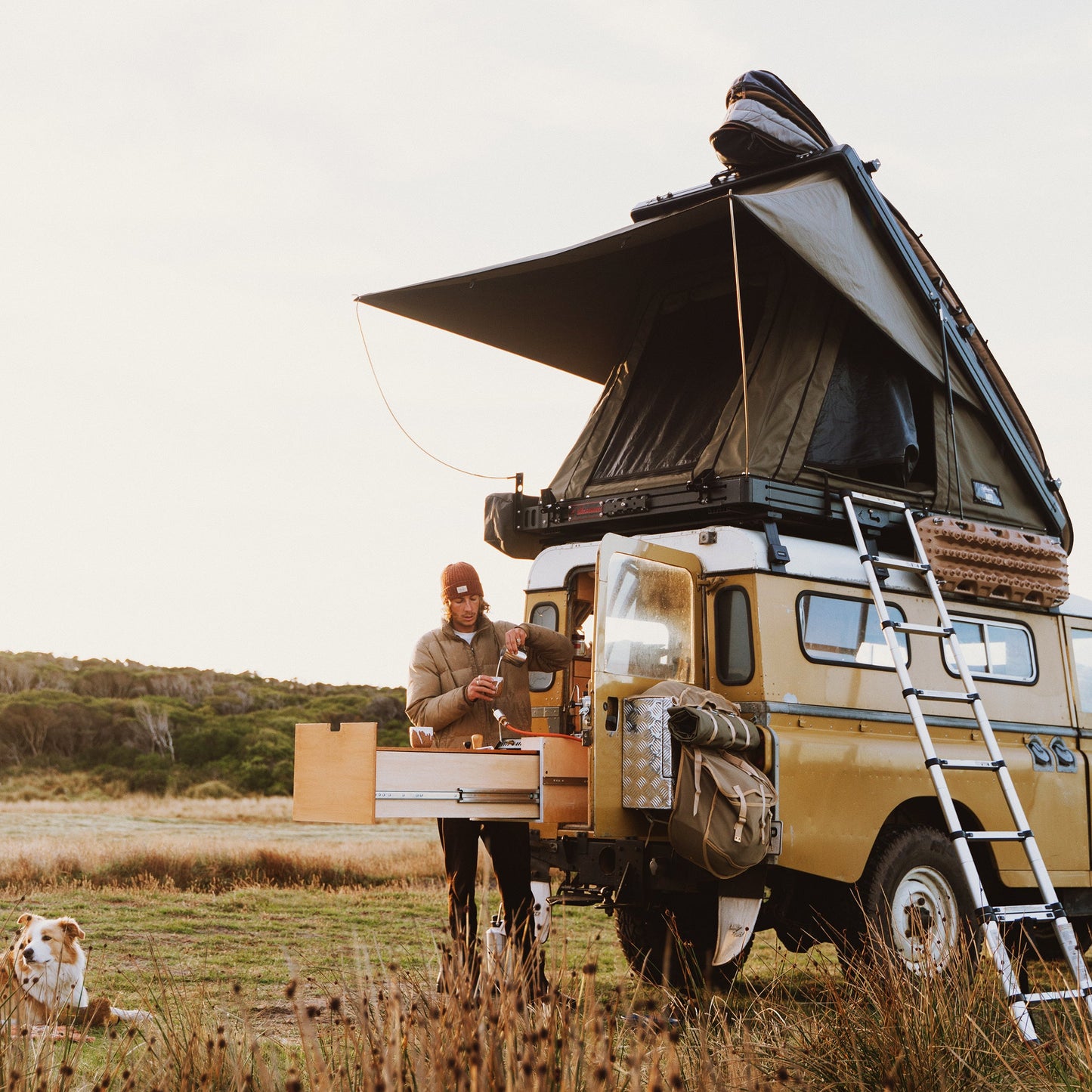 AX27 Clamshell Rooftop Tent