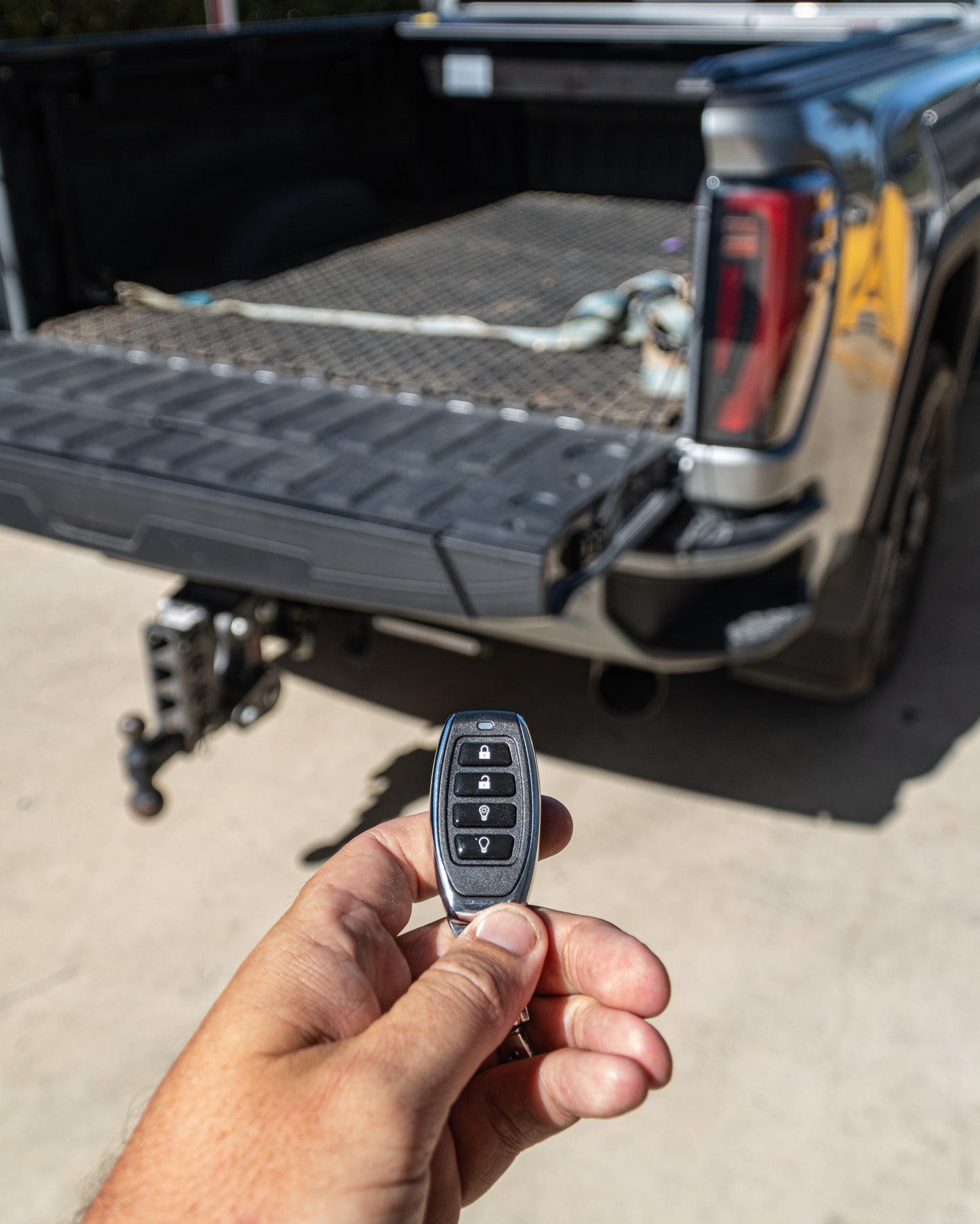 Roller Shutter to suit Chevrolet Silverado 2500 and GMC Trailboss ZR2