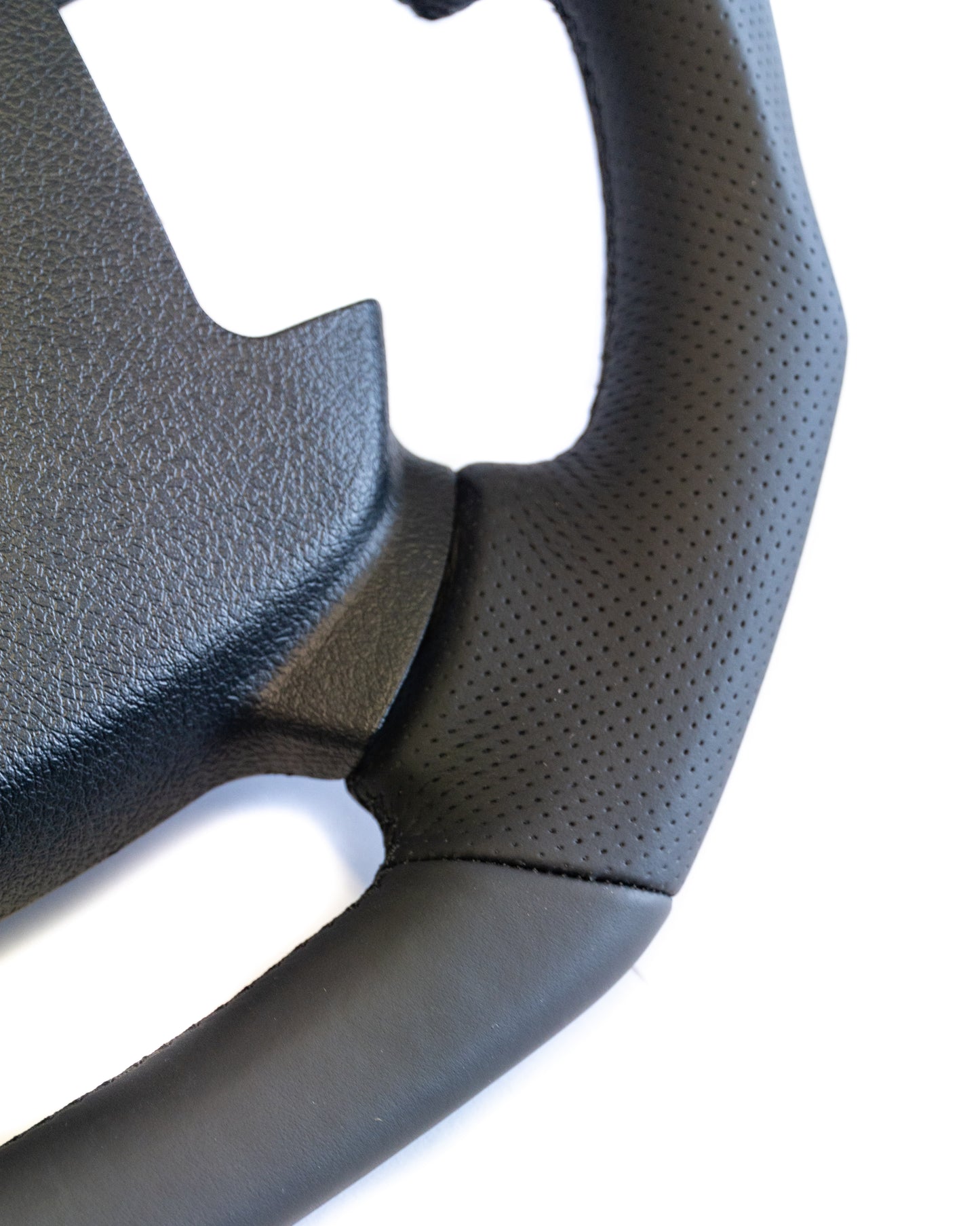 Beta Series - Perforated Steering Wheel suit Toyota LandCruiser 200 Pre Facelift