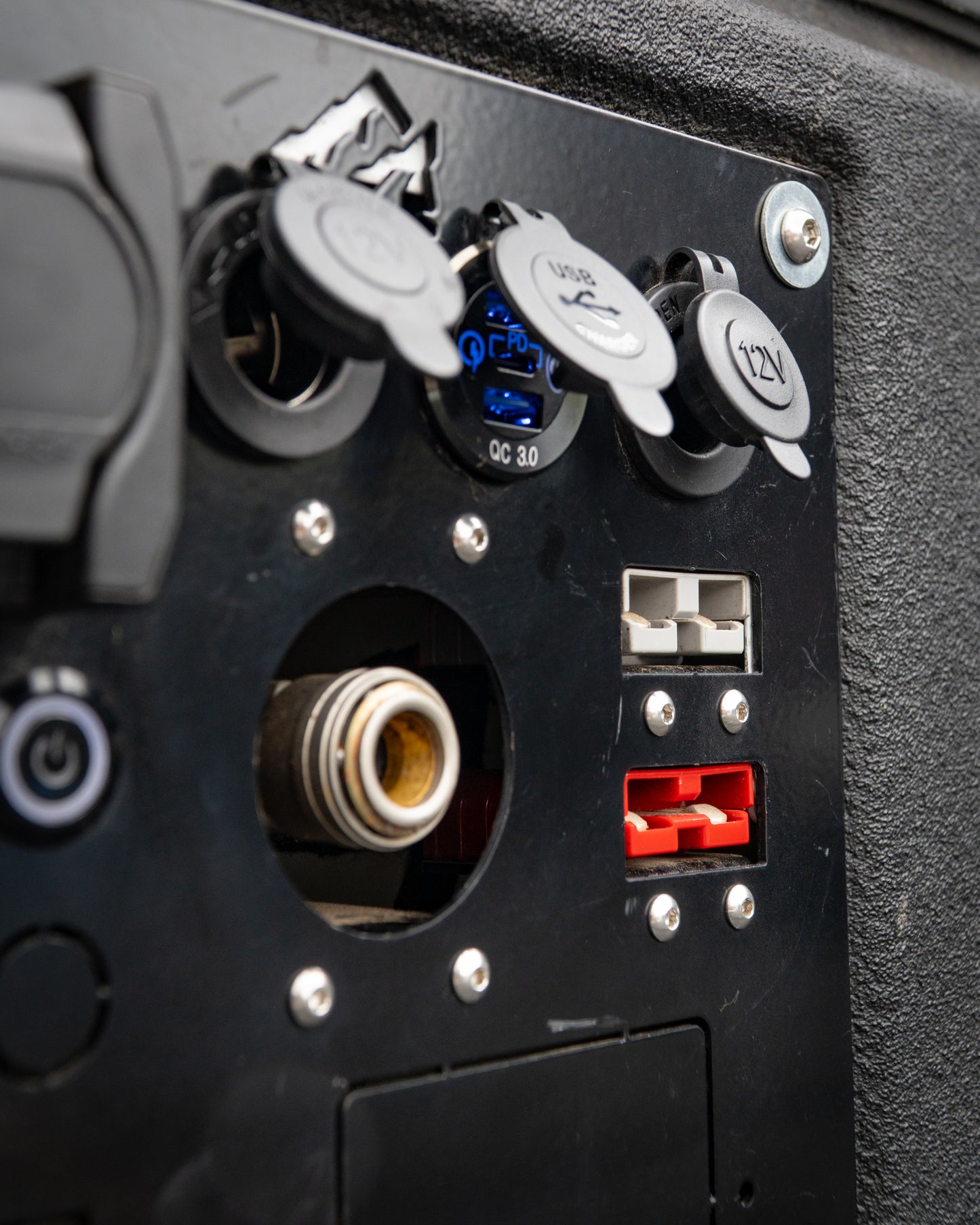 Power Panel to suit Ford F150 in Tub