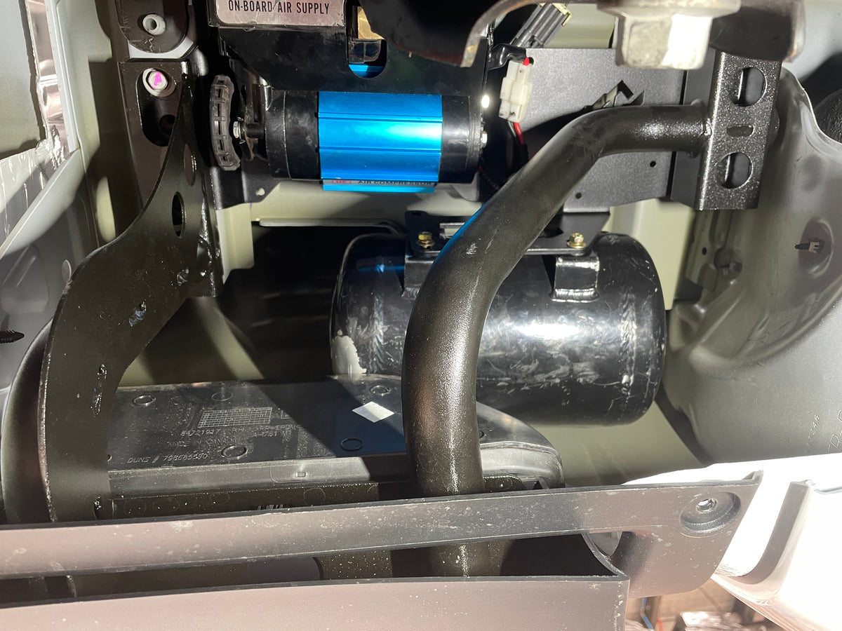 Chevrolet Silverado 2500 Under‑Tub Compressor & Tank Mounting Bracket (2020+) – EC Offroad