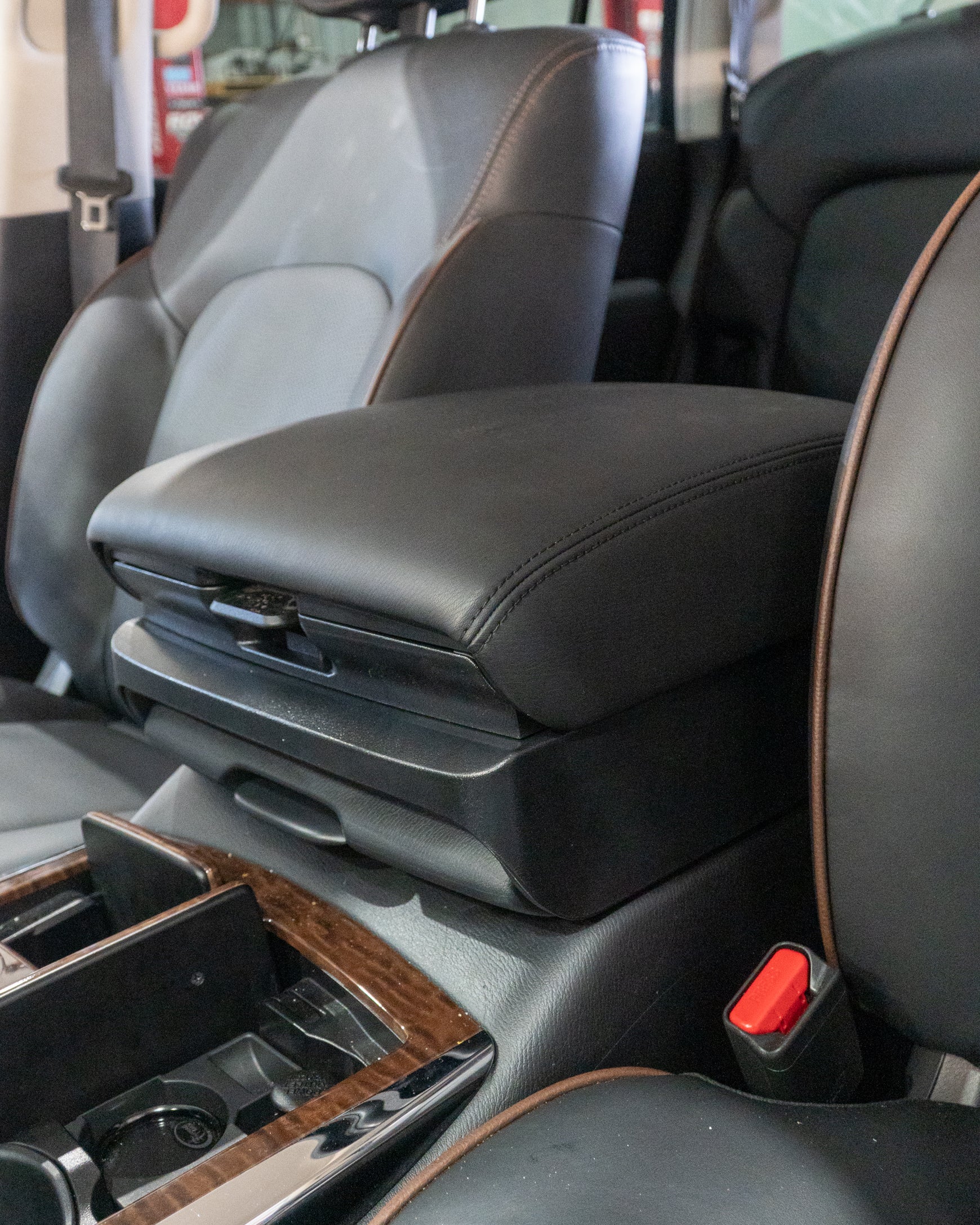 Raised Centre Console Armrest to suit Y62 Nissan Patrol – EC Offroad