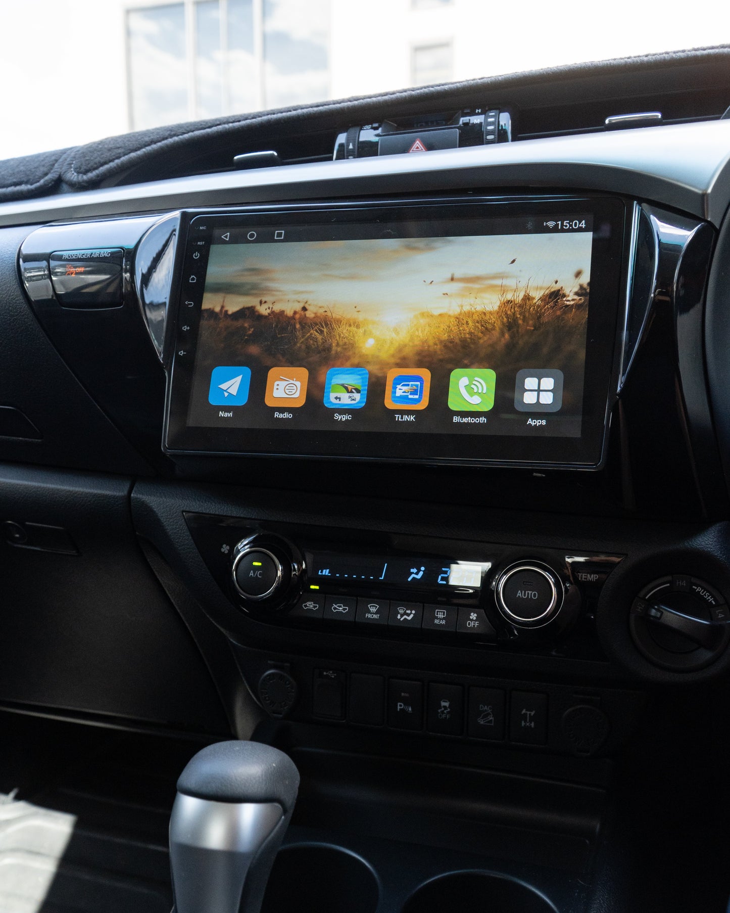 BUNDLE 10 inch Android head unit and Rear Screens to suit HILUX 2015+ N80