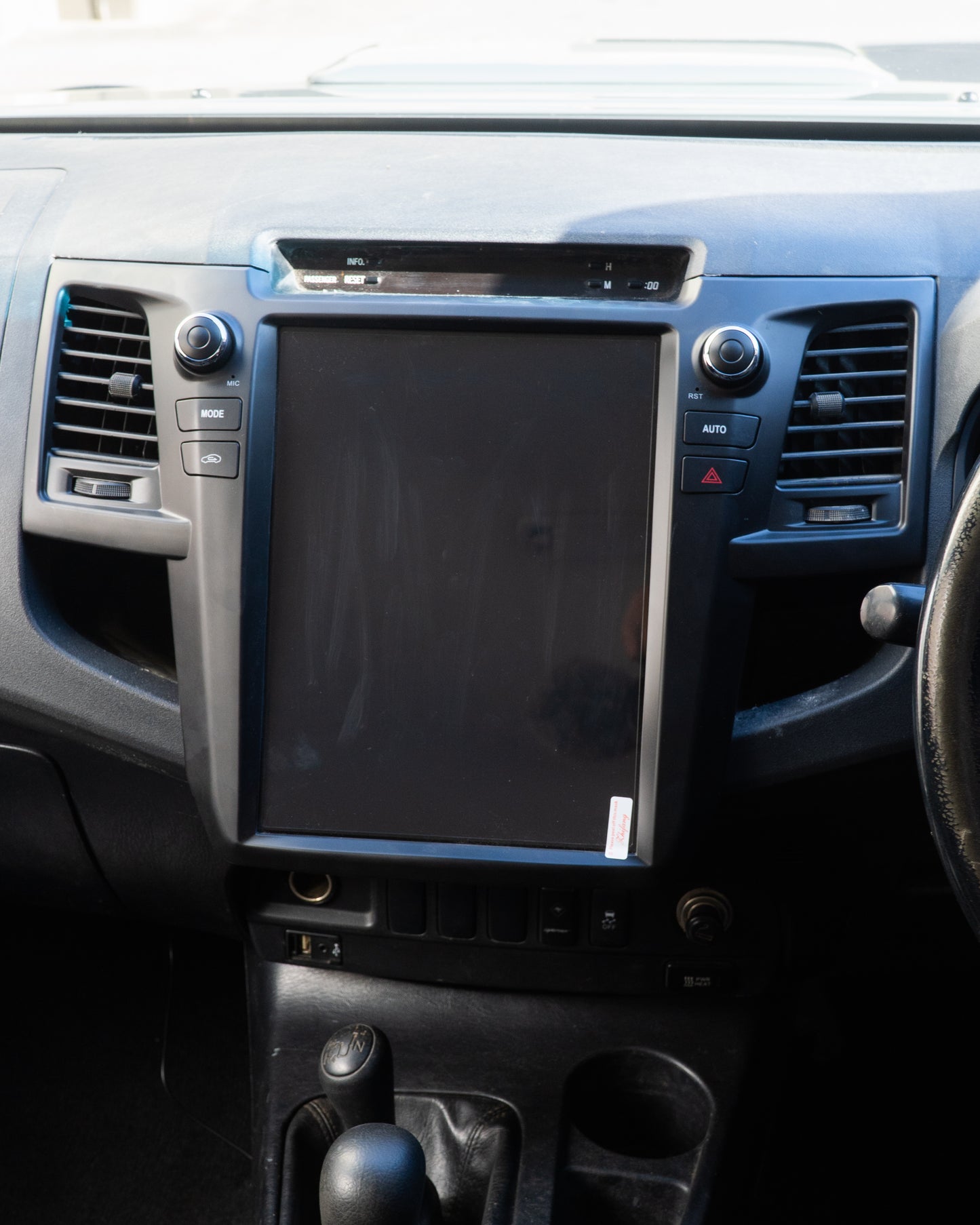 12 Inch Head Unit to Suit N70 Hilux with Digital Air Controls